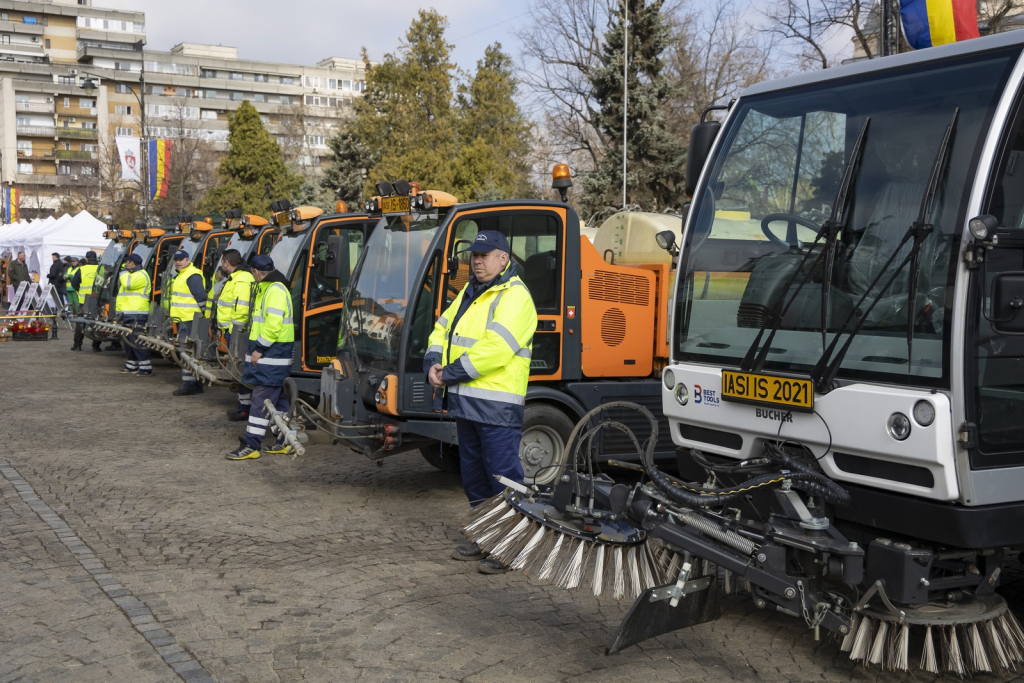 Primarul a lansat operațiunea „Curăţenia”, la volanul unei automăturători