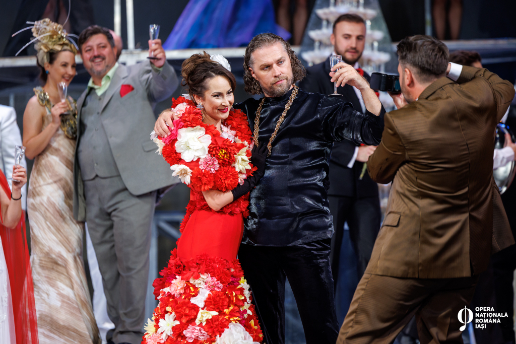 Două seri, aceeași magie. Opera din Iași a deschis stagiunea cu „La Traviata” și aplauze nesfârșite