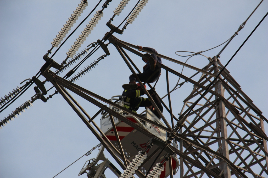 FOTO/VIDEO- Un tânăr supărat pe viață a lăsat fără curent electric centrul Iașului!