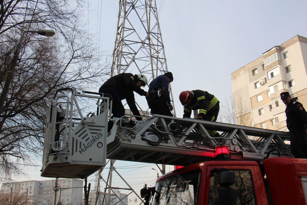 FOTO/VIDEO- Un tânăr supărat pe viață a lăsat fără curent electric centrul Iașului!