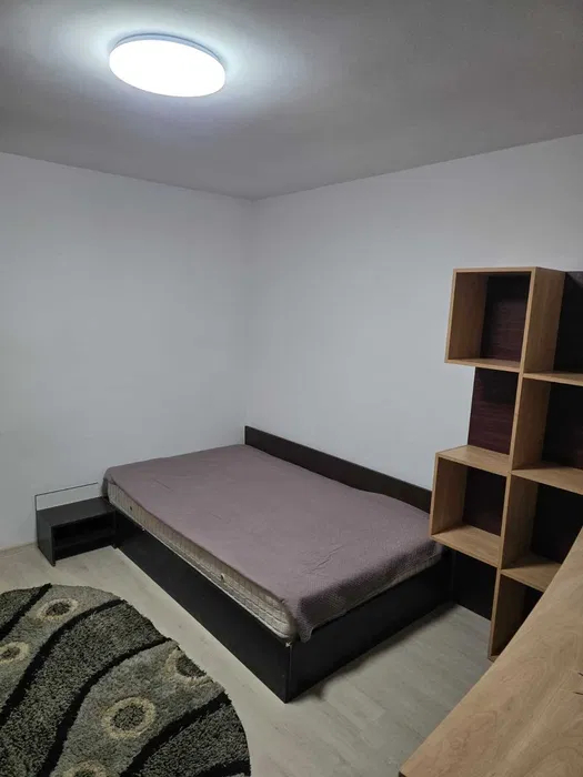 Inchiriez Garsoniera in campus Tudor la Blocul Q1, etaj 1, Amenajata si dotata cu strictul necesar