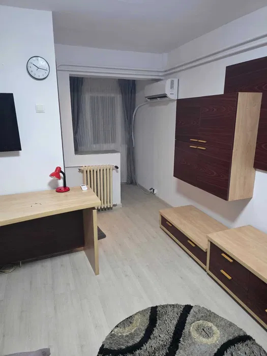 Inchiriez Garsoniera in campus Tudor la Blocul Q1, etaj 1, Amenajata si dotata cu strictul necesar