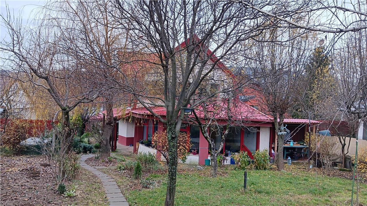 Barnova str Principala Vila P+1+M 225mp Teren 600mp amenajat