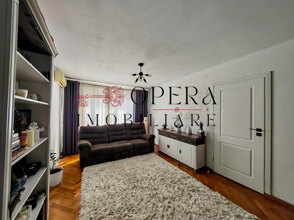 Apartament 3 camere, Podu Ros, de vanzare