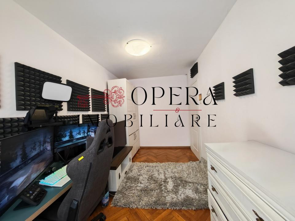 Apartament 3 camere, Podu Ros, de vanzare