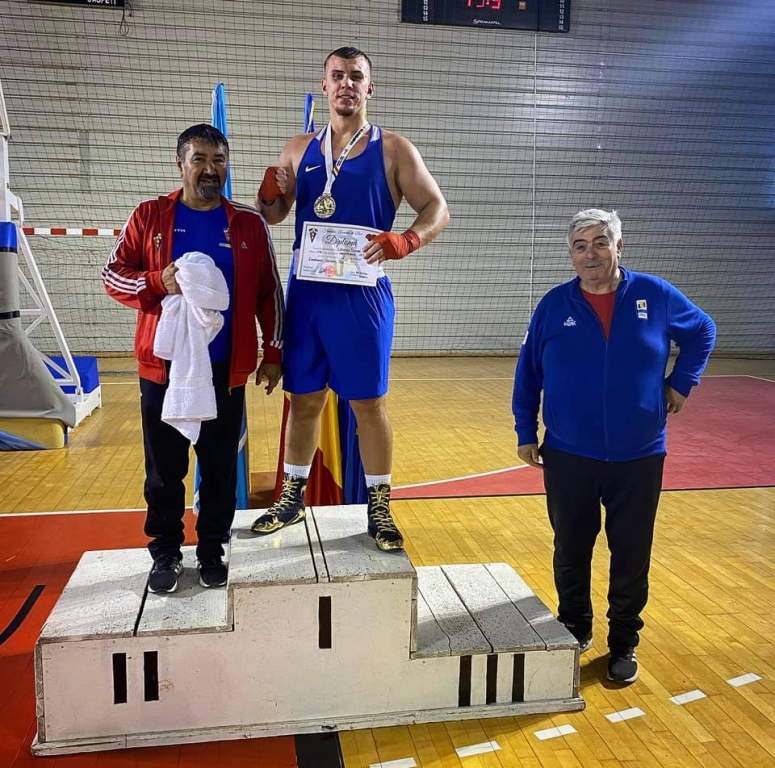 Doi pugilişti ieşeni demolează ierarhiile naţionale! Târzoman şi Lătescu sunt campioni naţionali şi merg la Europene!