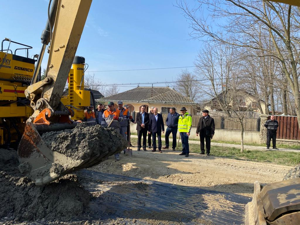 Bătaie electorală crâncenă pe drumurile din județ!