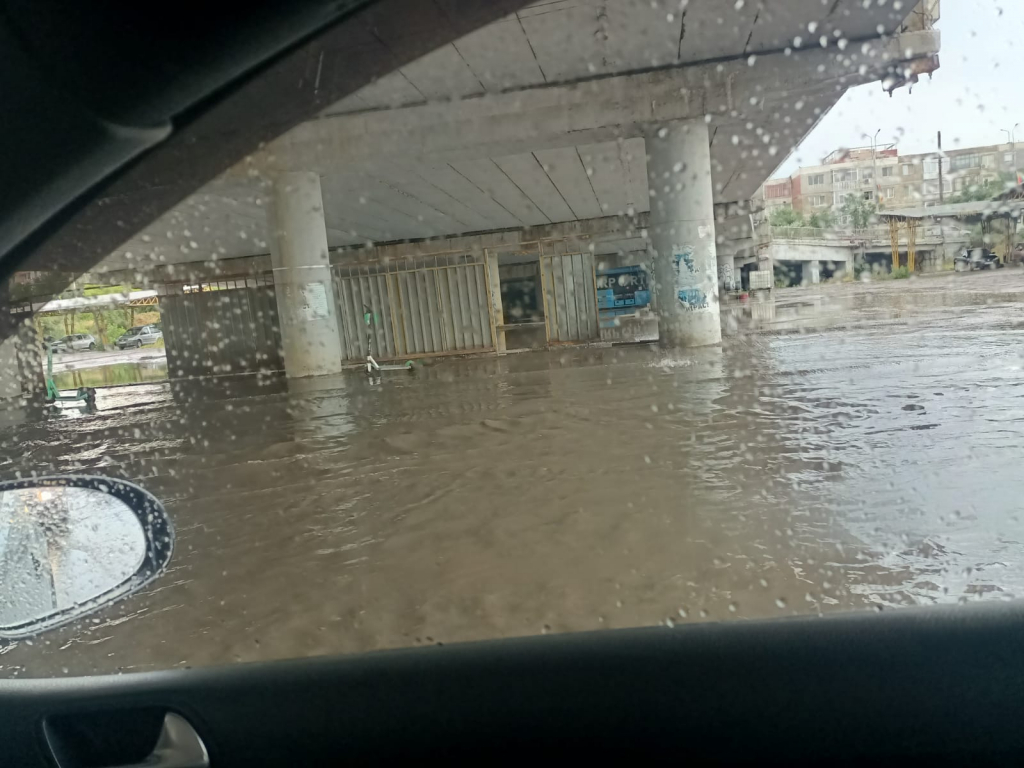 Iașul, din nou paralizat de ploi!