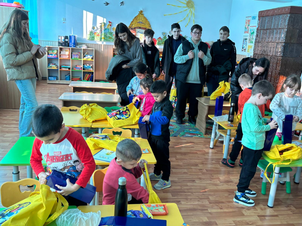 GALERIE FOTO - Moș Crăciun aduce curajul de a visa și tradiții vii pentru copii