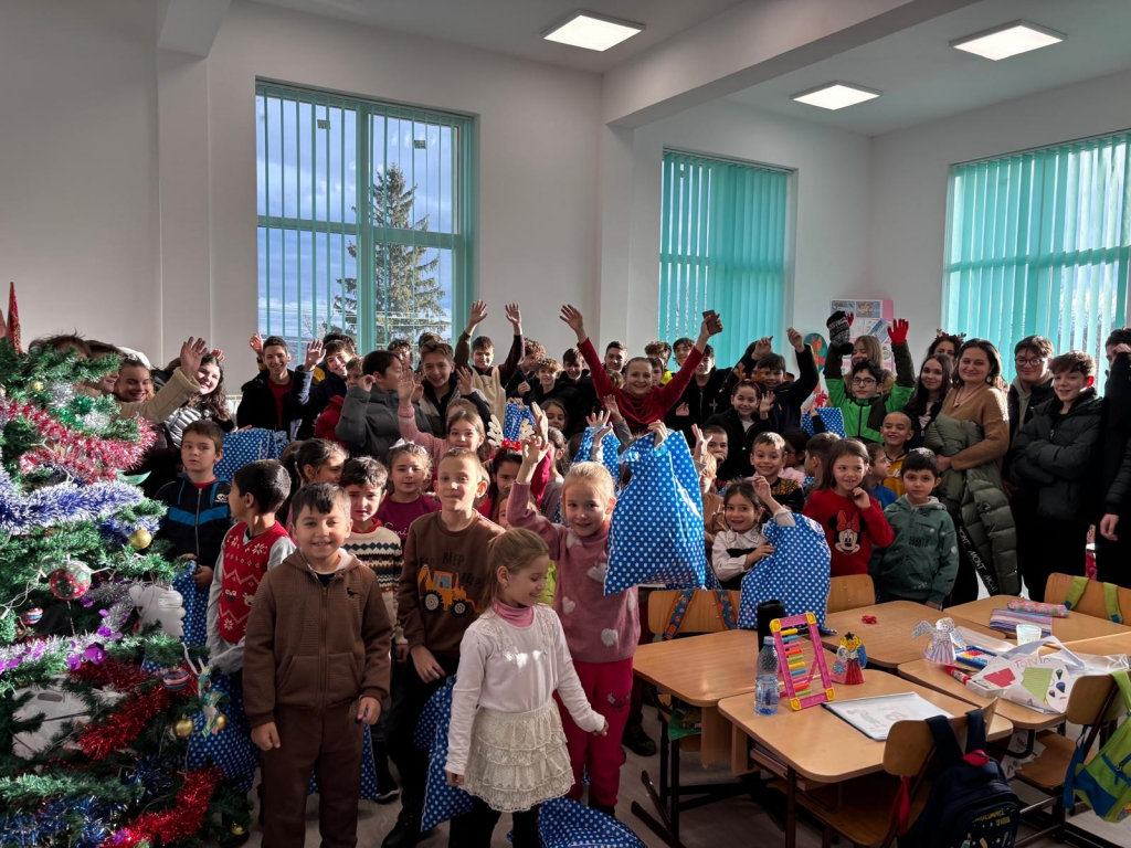 GALERIE FOTO - Moș Crăciun aduce curajul de a visa și tradiții vii pentru copii