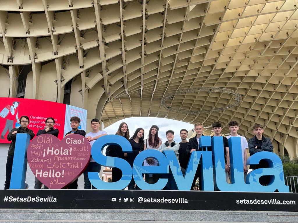 Elevii „cuziști”, trimiși în Spania, să învețe limbaje de programare!
