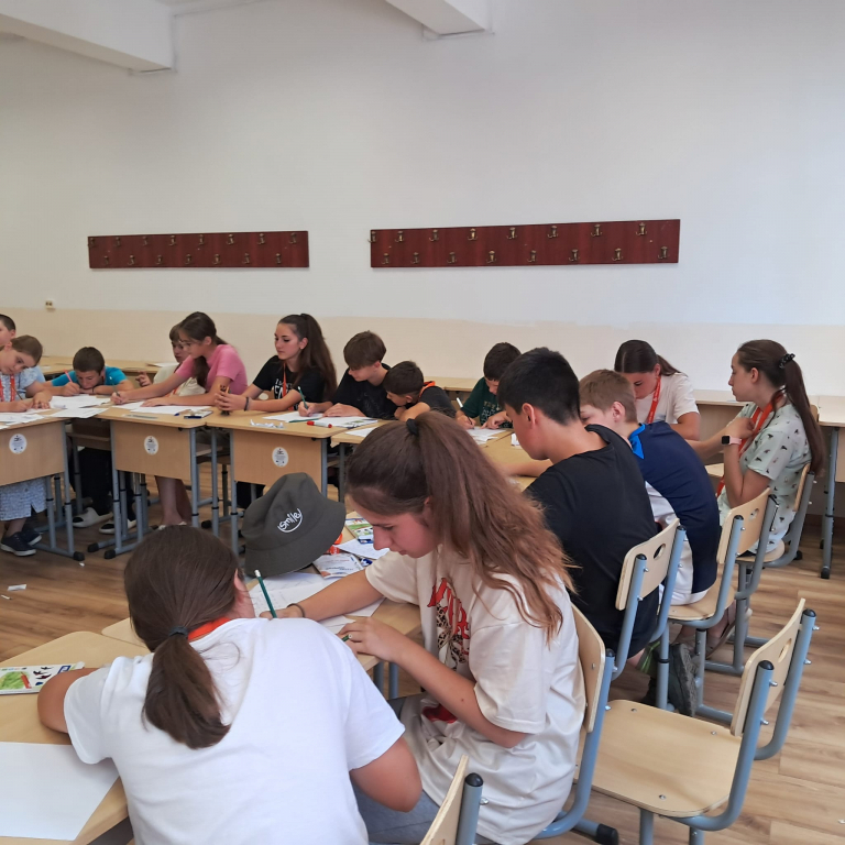Vacanță cu zâmbet și sens. Școala de Vară a Fundației Pro Vita, un laborator de prietenie, pasiune și descoperire