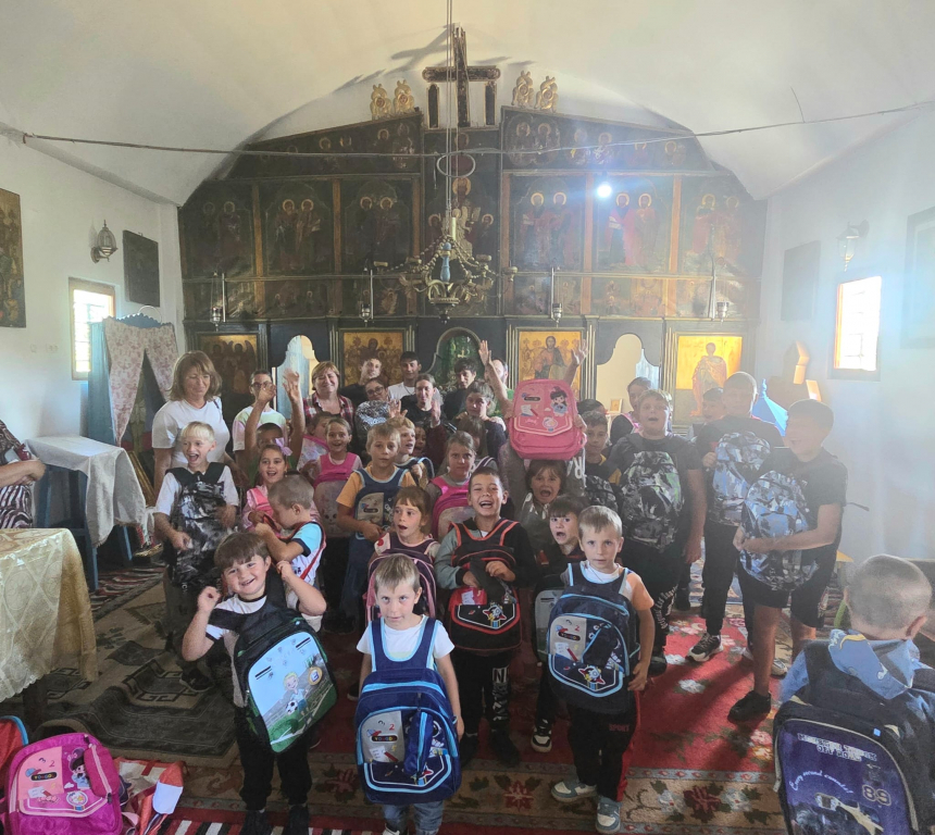 FOTO -- Ziua ghiozdanelor la Bădărăi-Berza
