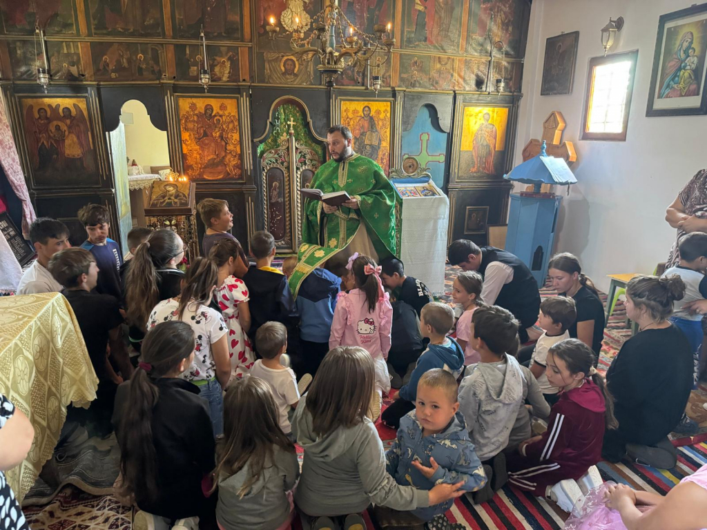 FOTO -- Ziua ghiozdanelor la Bădărăi-Berza