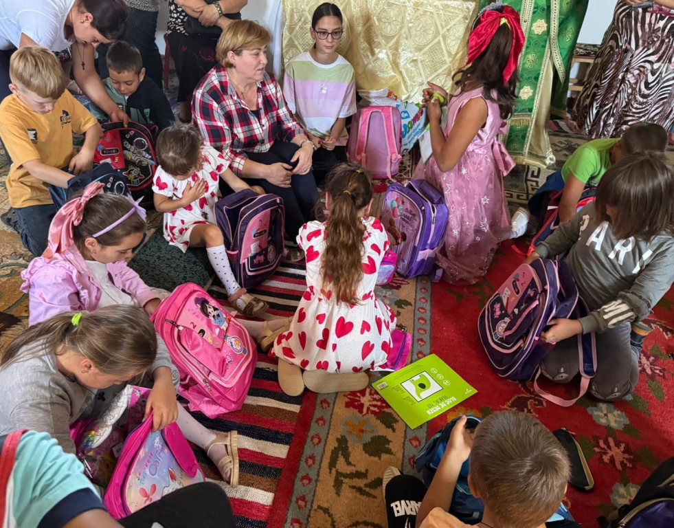 FOTO -- Ziua ghiozdanelor la Bădărăi-Berza