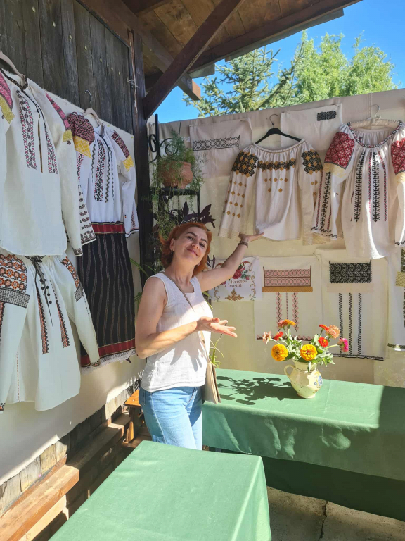 Ia, cămașa care poartă poveste, în expoziție la Bârnova