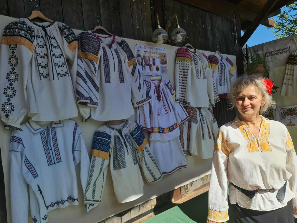 Ia, cămașa care poartă poveste, în expoziție la Bârnova