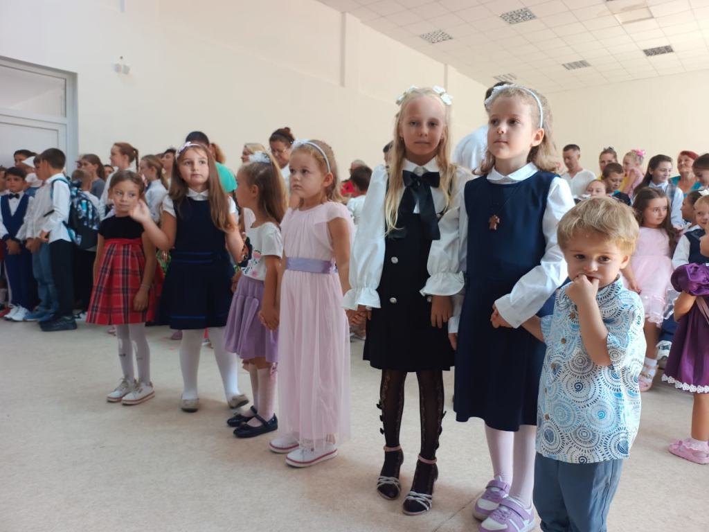 FOTO -- Clopoțelul care adună inimile satului