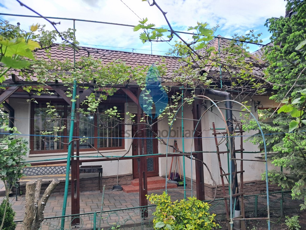 Casa de vanzare, Podul de Fier-Moara de Vant.