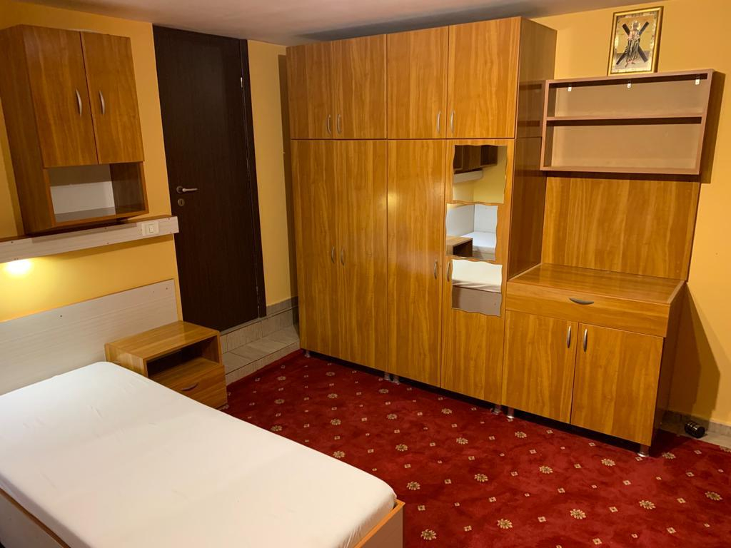 Inchiriez apartament 1 cameră la vilă - Copou, intrare separată