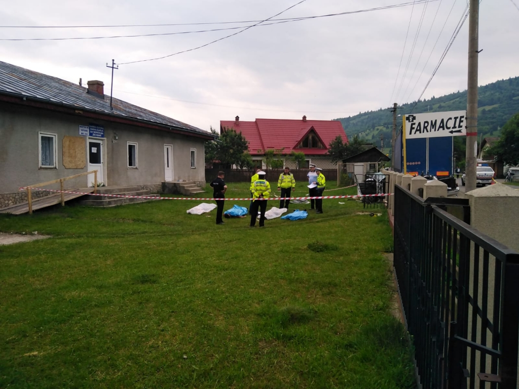 FOTO - Patru tineri au murit într-un tragic accident