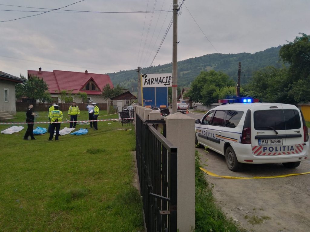 FOTO - Patru tineri au murit într-un tragic accident