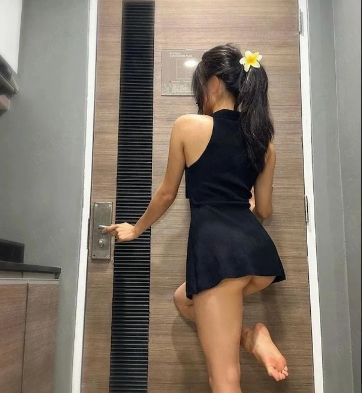 Andreea, Bruneta cu bun simt si placuta , vesela, astept sa petrecem timp impreuna