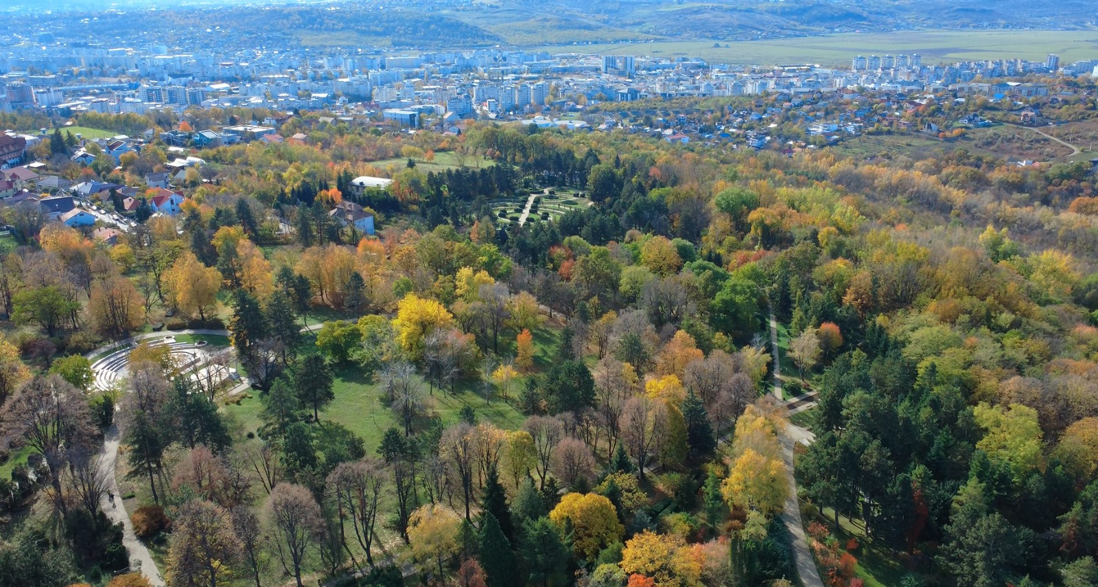 FOTO - Toamna, spectacol de gală în Grădina Botanică din Iași