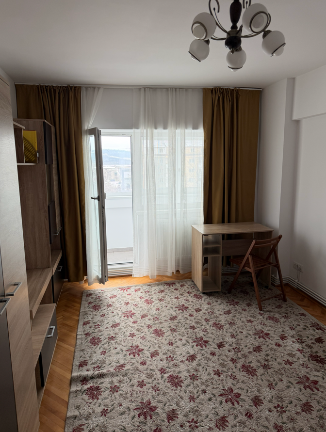 Inchiriez apartament cu 2 camere, complet mobilat – disponibil imediat