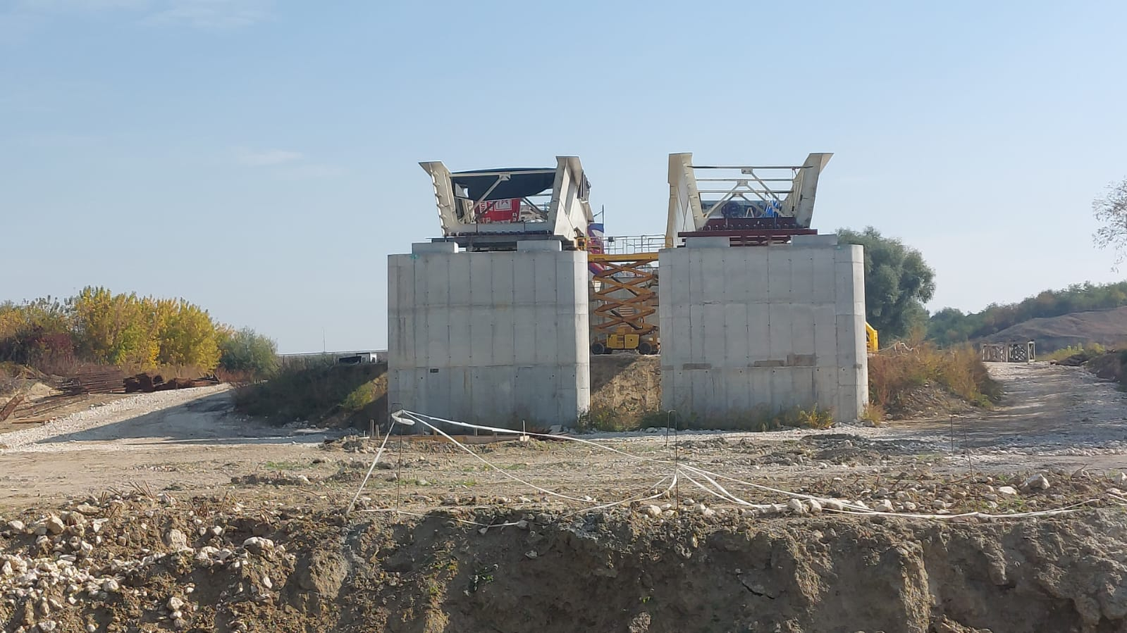 FOTO - A8 va uni cele două maluri ale Prutului în câteva săptămâni