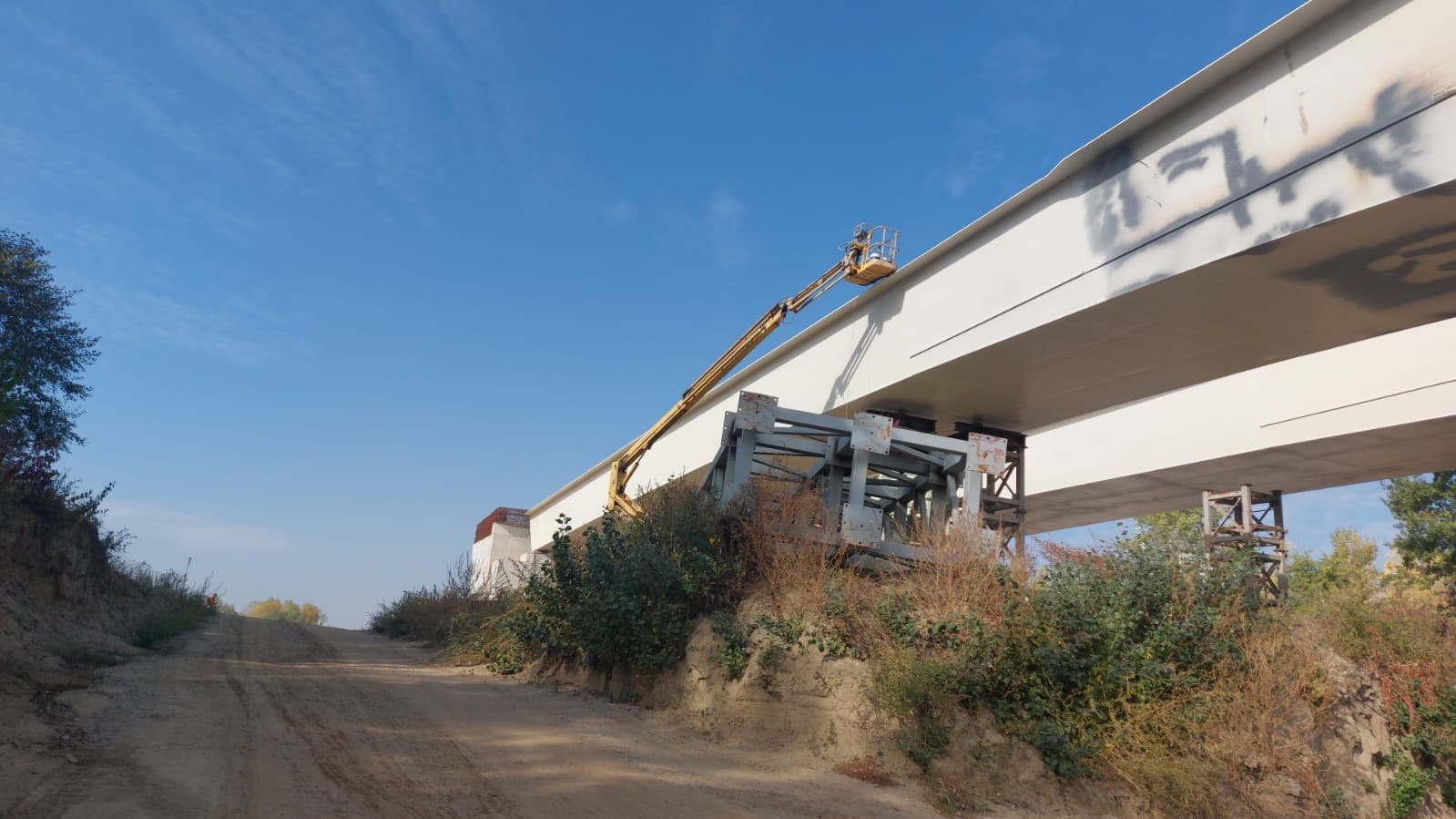 FOTO - A8 va uni cele două maluri ale Prutului în câteva săptămâni