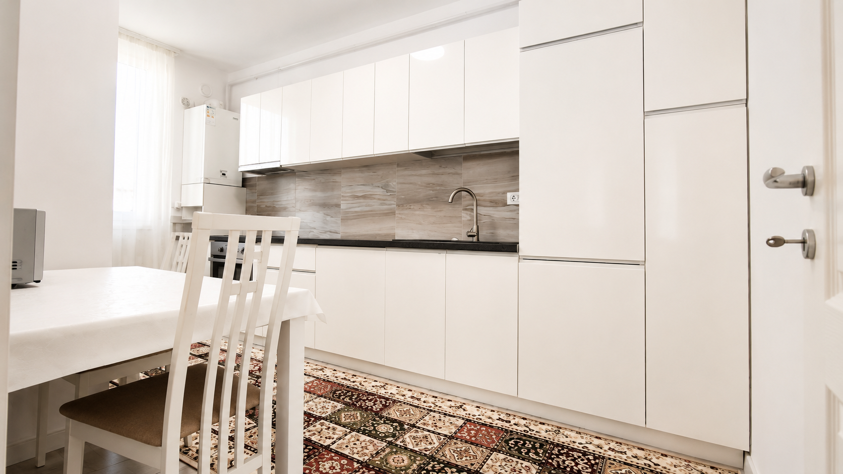 Apartament 2 camere, 61 mp, semidecomandat, et. 3, Cartierul Visoianu, persoana fizica