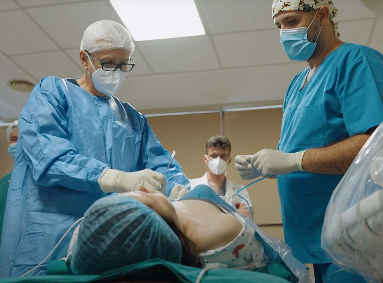 „În timp ce ochii tăi privesc ecranele, sub mâna ta pulsează destinul unui om”