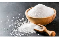 Dacă ați scăpat prea multă sare în mâncare, puteți apela la un truc ce vă scoate din impas