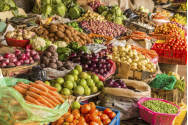 BĂTAIE de joc: prețurile legumelor au EXPLODAT în supermarketuri, după ÎNCHIDEREA piețelor