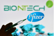 Acțiuni de aproape 6 milioane de dolari la Pfizer vândute în ziua în care a anunțat vaccinul anti-COVID. Cine s-a îmbogățit de pe urma lor