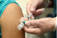 Medic român: Vaccinați-vă împotriva gripei și tuberculozei!