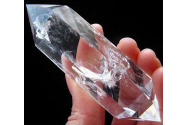 Cristalul de Stâncă, piatra care ajută femeile să scape de traume, să aibă o familie frumoasă și copii sănătoși