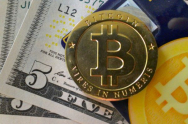 E NEBUNIE: Bitcoin atinge un NOU maxim istoric