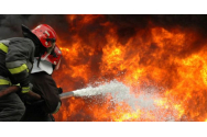 Incendiu într-un bloc din Dâmbovița. Peste 20 de persoane au fost evacuate