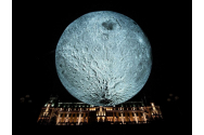 GALERIE FOTO: Lights in the Park – Vino să admiri „Museum of the Moon” în parcul Palas și să câștigi câte-n Lună și în stele!