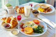 FOTO - Țara celor 1.000 de mic dejunuri