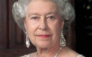 Regina Elisabeta îi dă clasă lui Kate Middleton. Fostul majordom o dă de gol, cum își alege ținutele: Nu a fost niciodată în garderoba ei, bagajele au patru TONE