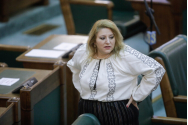 Diana Iovanovici Șoșoacă atacă în social media prin 15 conturi false