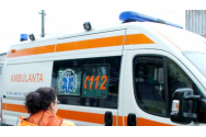 Din cauza unei asistente, un pacient din Roman transferat la Iași a fost la un pas să rămână fără un deget. Femeia a uitat să ia recipientul în care se afla degetul