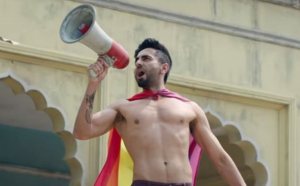 Perversiunile unui român gelos din Torino - își maltrata partenerul transsexual și își hărțuia amantul gay