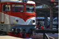 CFR Călători suplimentează numărul de trenuri pentru perioada minivacanţei de 1 Mai şi Paşte