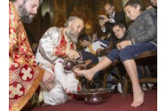 În Joia Mare, Arhiepiscopul Dunării de Jos, Casian, a spălat picioarele a 12 copii