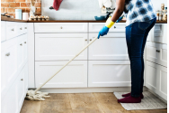  Angajații casnici: Persoanele fizice ar putea deveni angajatori pentru cei care le fac treburi acasă