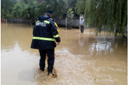 14 judeţe şi Capitala au fost afectate de inundații